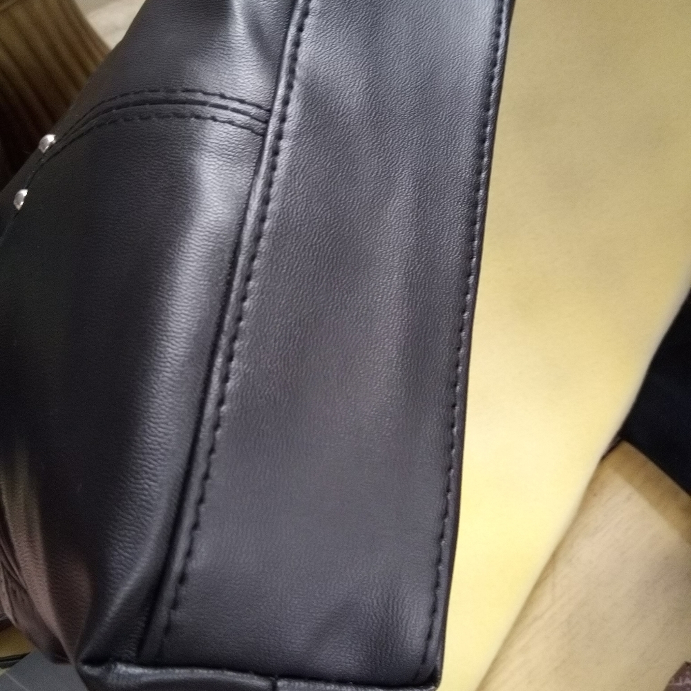 🆕Stone Mountain Black leather crossbody bag🆕with tags  lightweight crossover - Picture 3 of 12